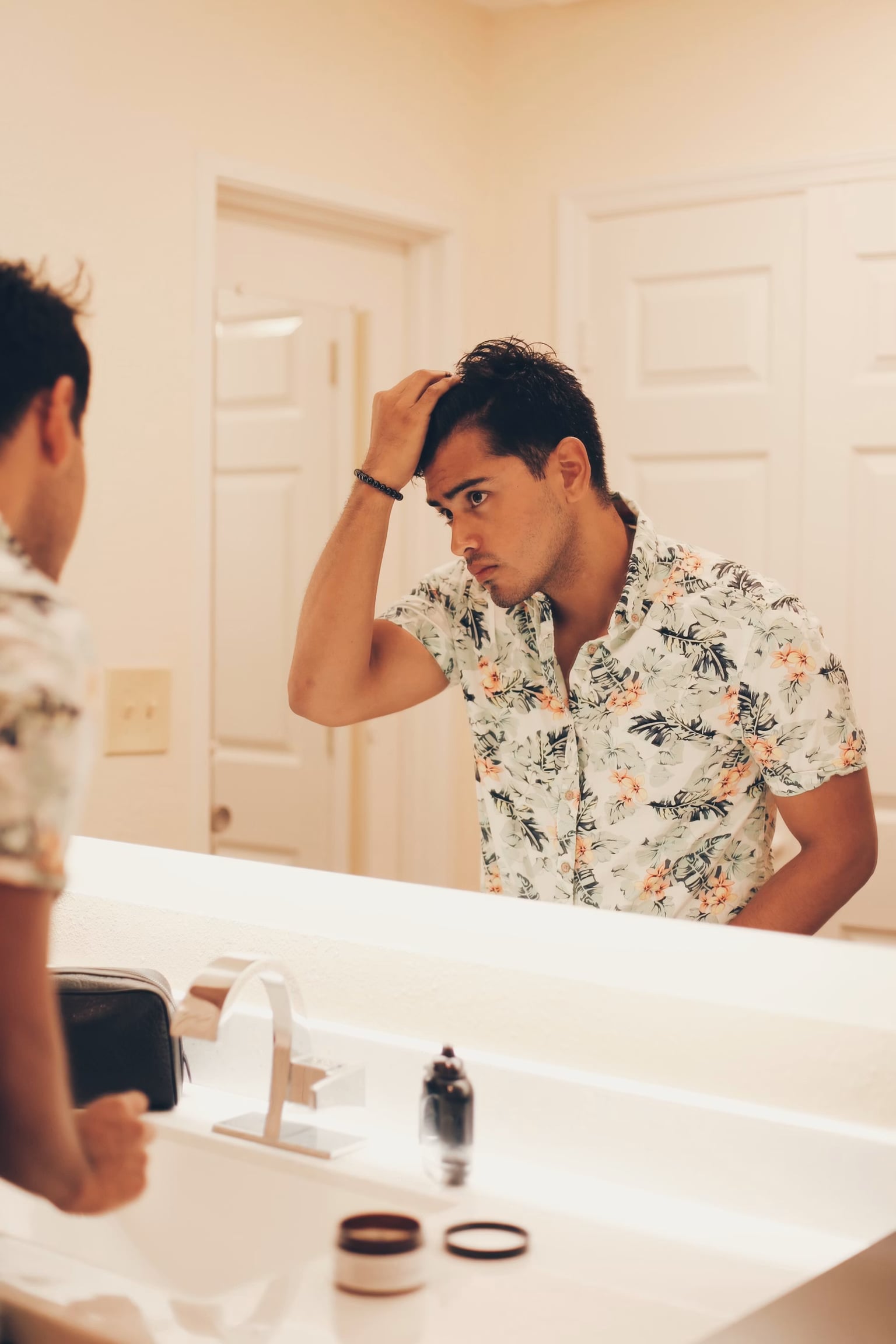 Queda de Cabelo no Homem: Como Agir desde os Primeiros Sinais de Enfraquecimento